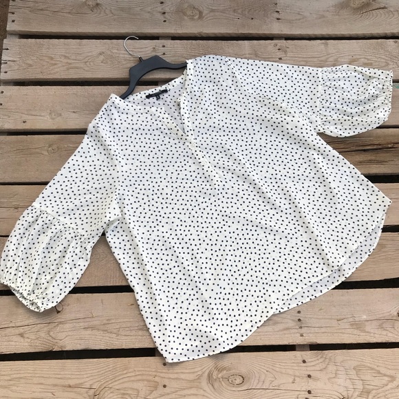 19 Cooper Tops - Stitch fix 19 Cooper Fall polka dot top b&w 3x